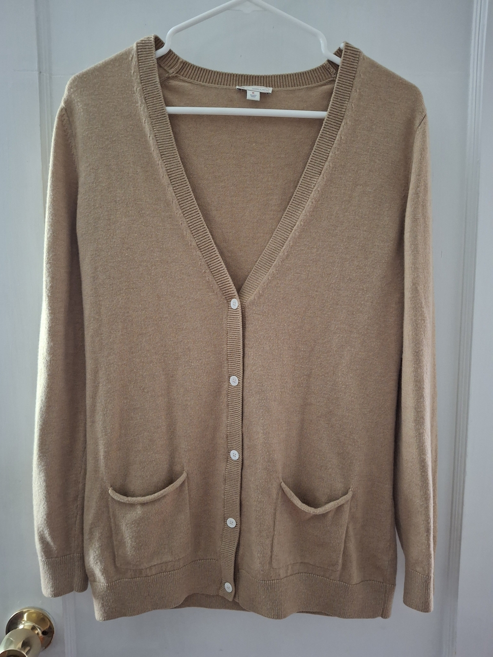 Classic Women's GAP V-Neck Button Cardigan Sweater - Tan
